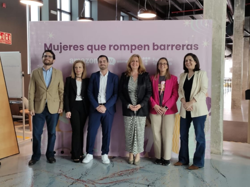Evento "Mujeres que rompen barreras" organizado por Amazon, en colaboración con Womenalia y Fundación Telefónica y con el apoyo del Ayuntamiento de Málaga
